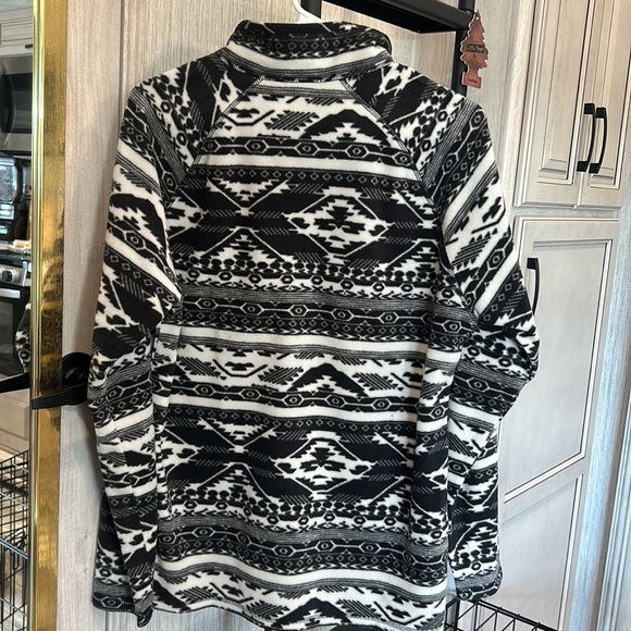 Sweater ❄️ - Picture 2 of 4